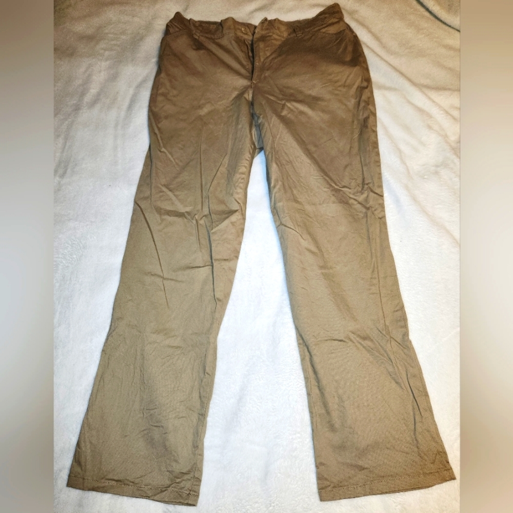 Lee Size 14 Women's Relaxed Fit Khakis